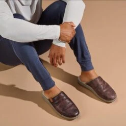 OluKai Mua 'Ili - Dark Wood / Silt -fashion shoes 10502 6321 102 M MUA ILI DkWoodSilt