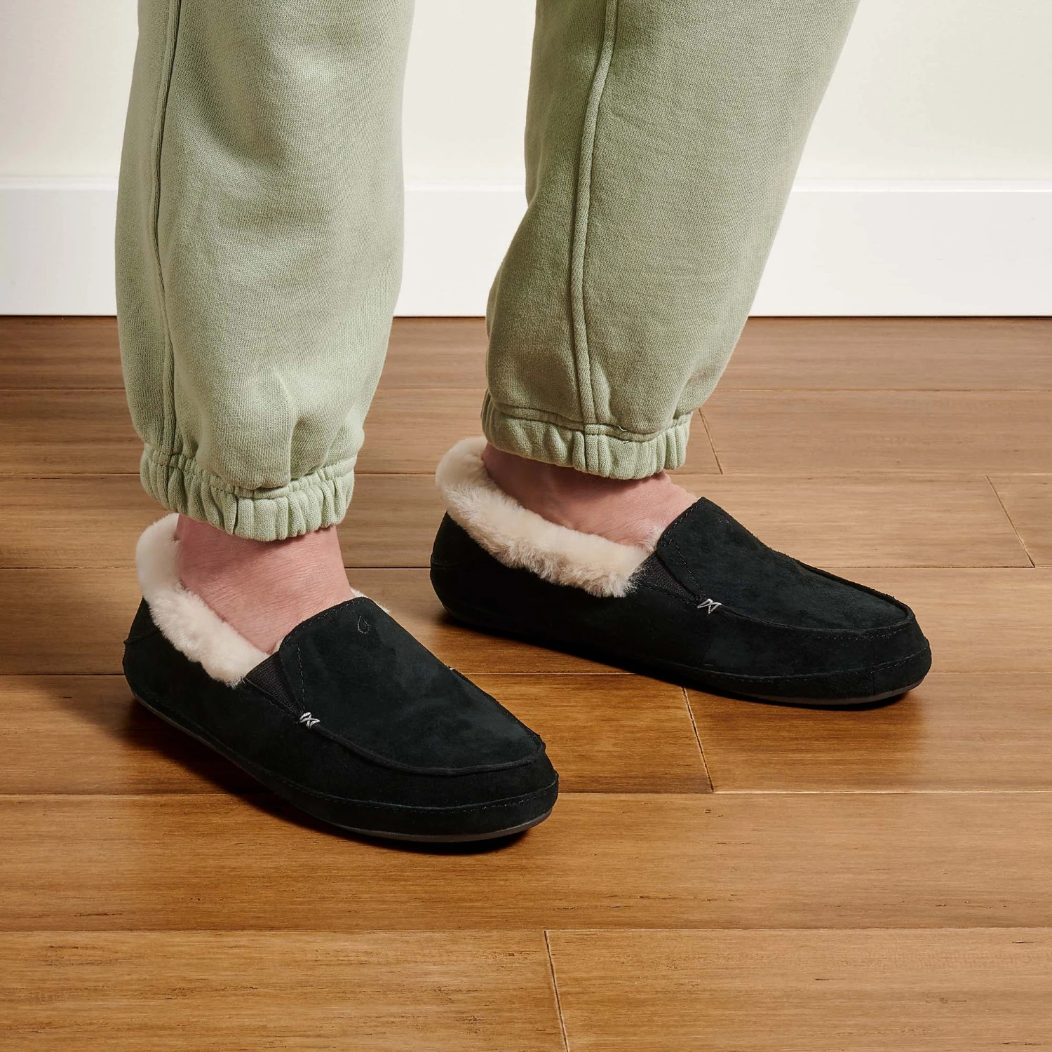 OluKai Ku‘una - Black 2 OluKai Ku‘una - Black - Image 2