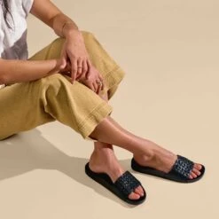 OluKai Kāmola - Black 11 OluKai Kāmola - Black -fashion shoes 20497 4040 102 W KAMOLA BlackBlack 5d664611 3602 4bd6 a31c a8fb1110e99d