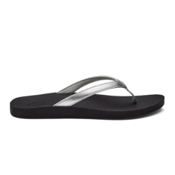 OluKai Puawe - Silver / Black