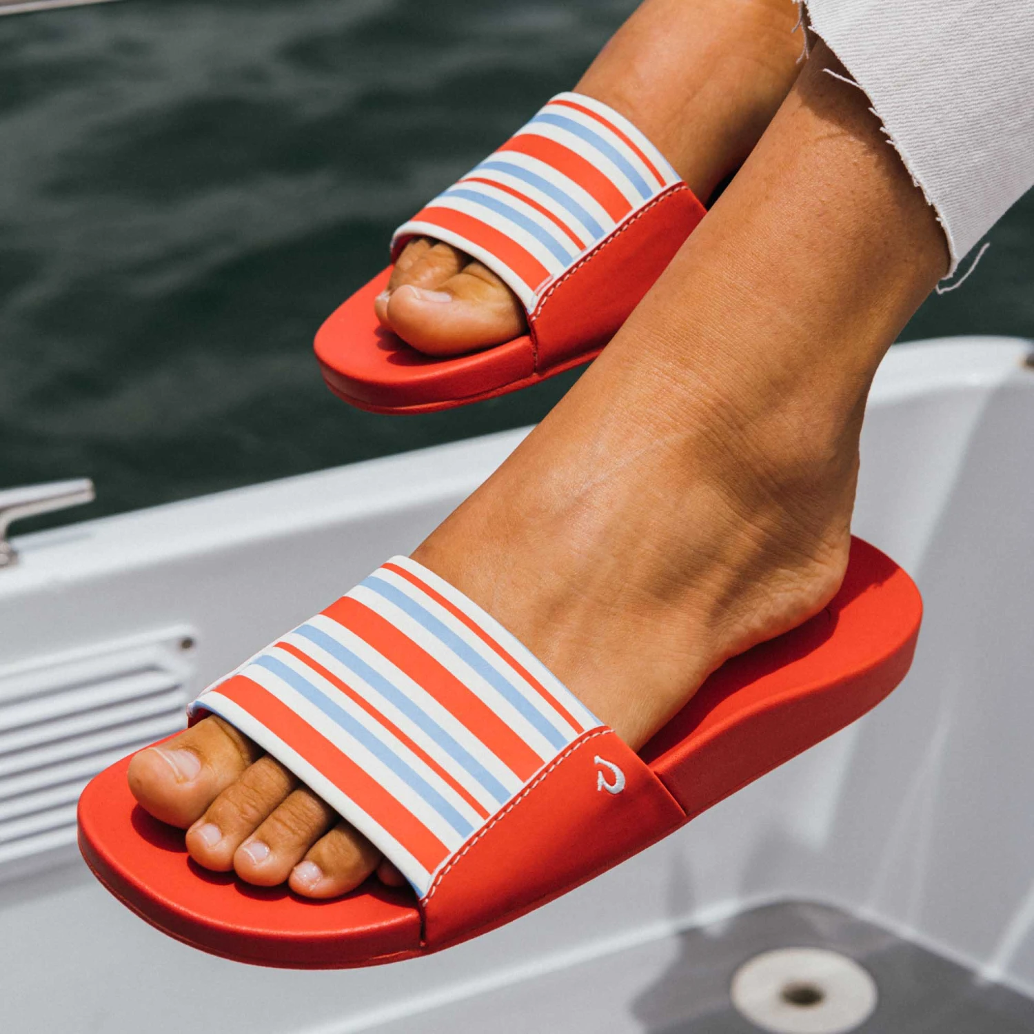 OluKai Kīpuni - Lehua Flower / Stripe 2 OluKai Kīpuni - Lehua Flower / Stripe - Image 2