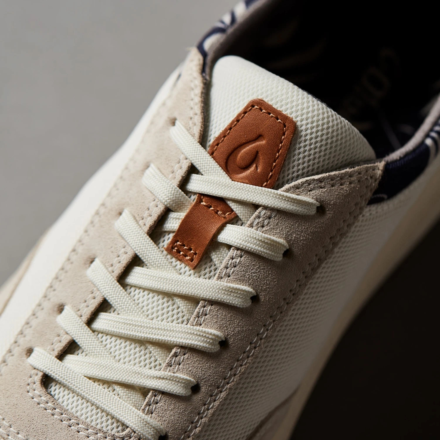 OluKai Pūnini - Off White / Aloha 4 OluKai Pūnini - Off White / Aloha - Image 4